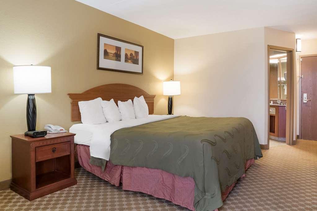 Quality & Hotel Saginaw